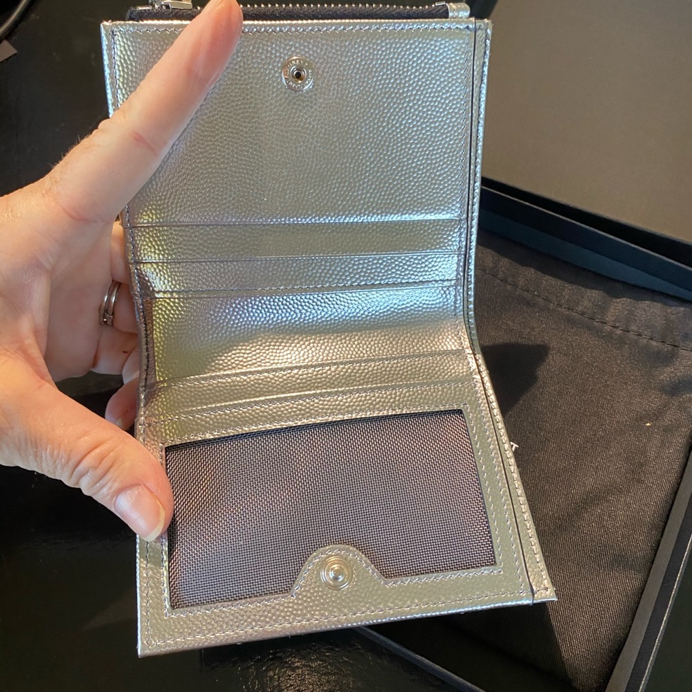 NEW YSL WALLET CARD HOLDER METALLIC SILVER - Picture 4 of 9